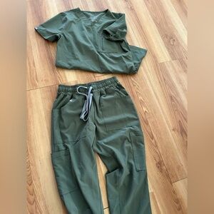 Medgear scrub set